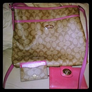 Medium size Coach side bag w/ wallet